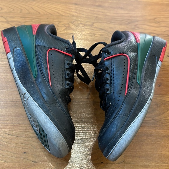 Air Jordan nike retro low style boys sneakers. - Picture 9 of 11